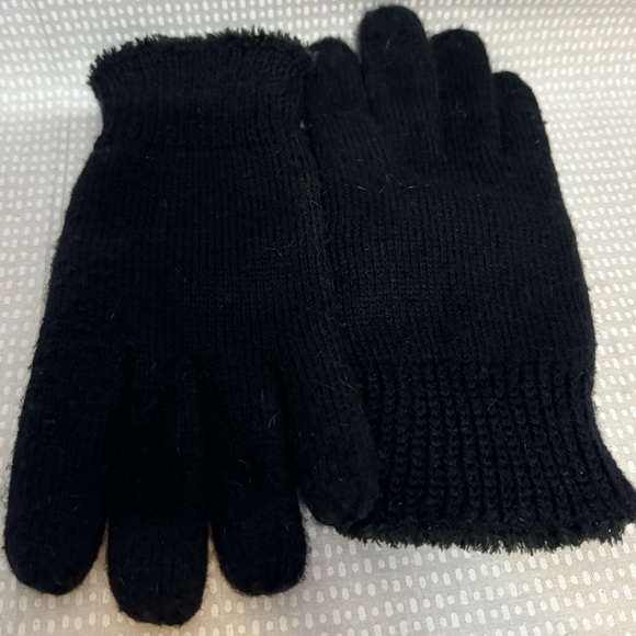 Isotoner Winter Gloves with Palm Grips - Picture 2 of 5